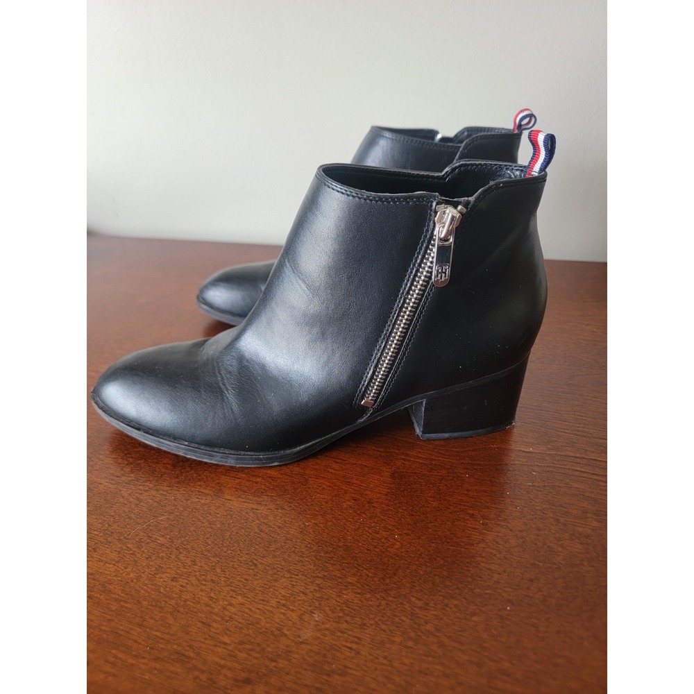 Tommy Hilfiger Women's Black Leather 8M Ankle Boot Ruthee Low Block Heel Classic